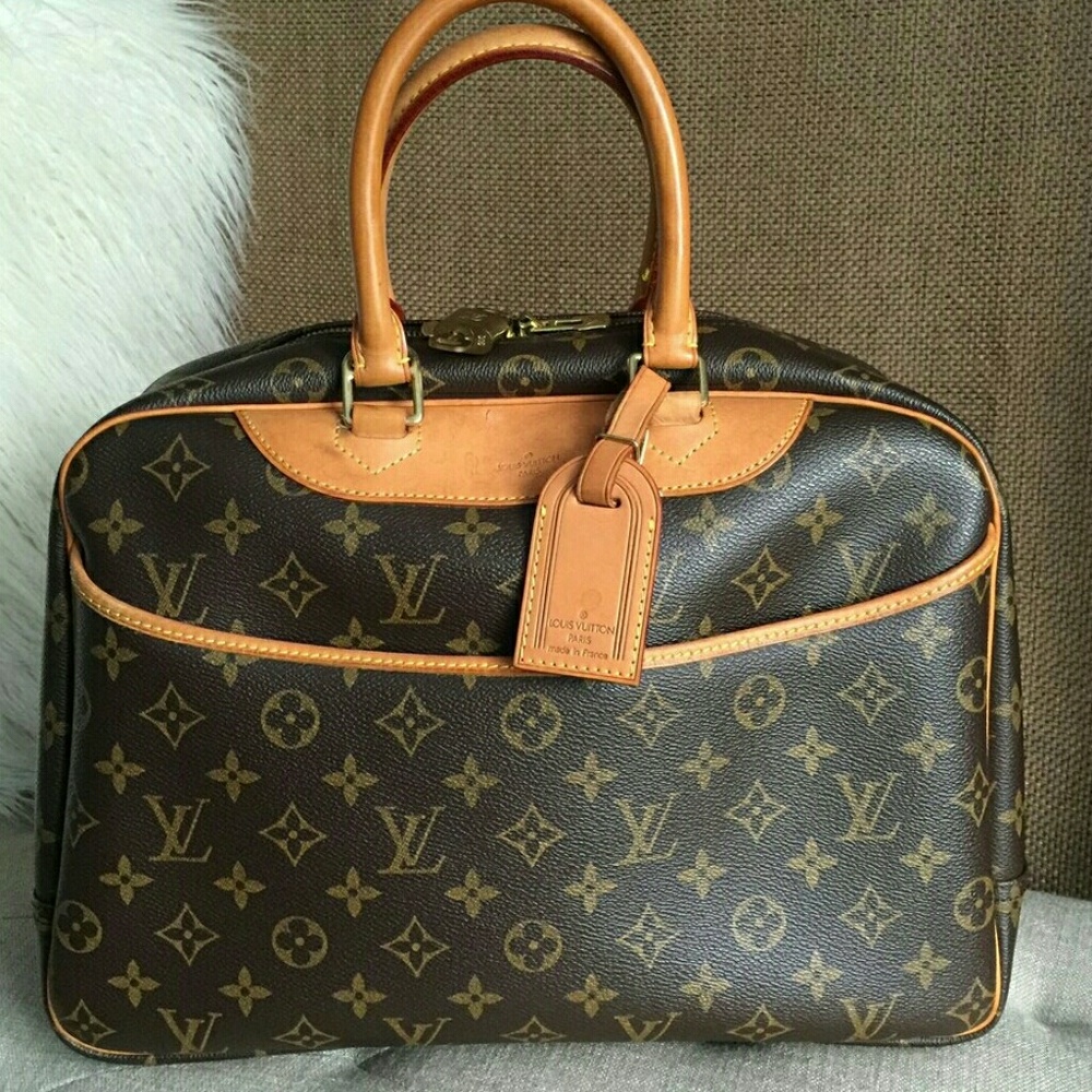 Authentic Louis Vuitton Deauville Monogram